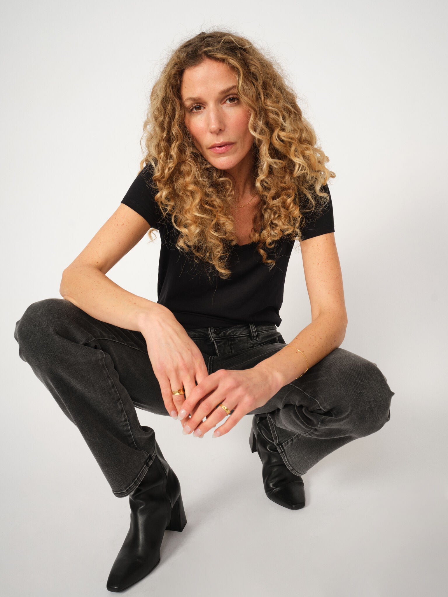 Modelshot / Grey / Detail